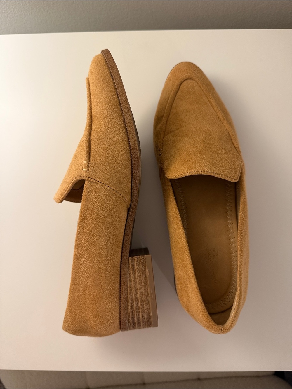 Universal Thread Women's Tan Suede Loafers, Classic Pointed-Almond Toe, Size 7